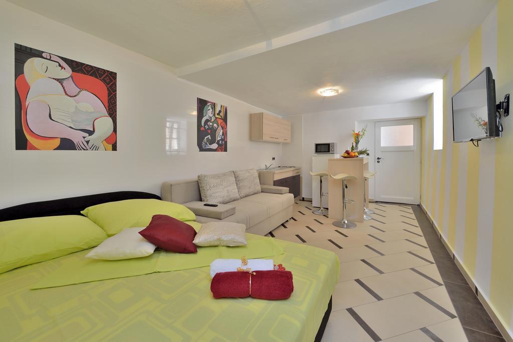 Apartments Carpe Diem Novigrad  Ruang foto